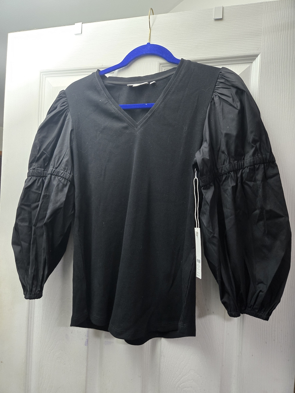 NWT Chico's Black Ribbed Top With Cotton Puff Sleeves